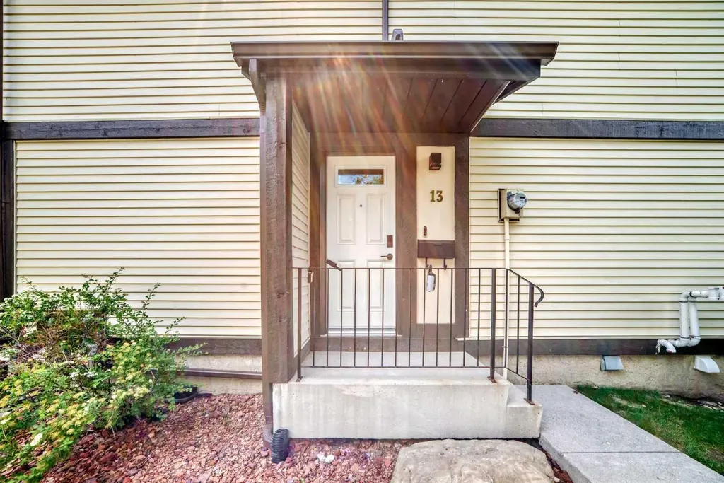 115 Bergen Road NW Calgary AB T3K 1P2