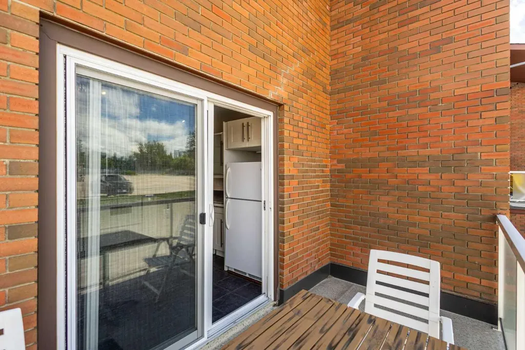 1305 Glenmore Trail SW Calgary AB T2V 4Y8