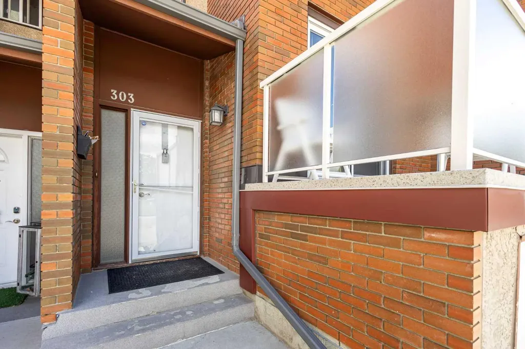 1305 Glenmore Trail SW Calgary AB T2V 4Y8