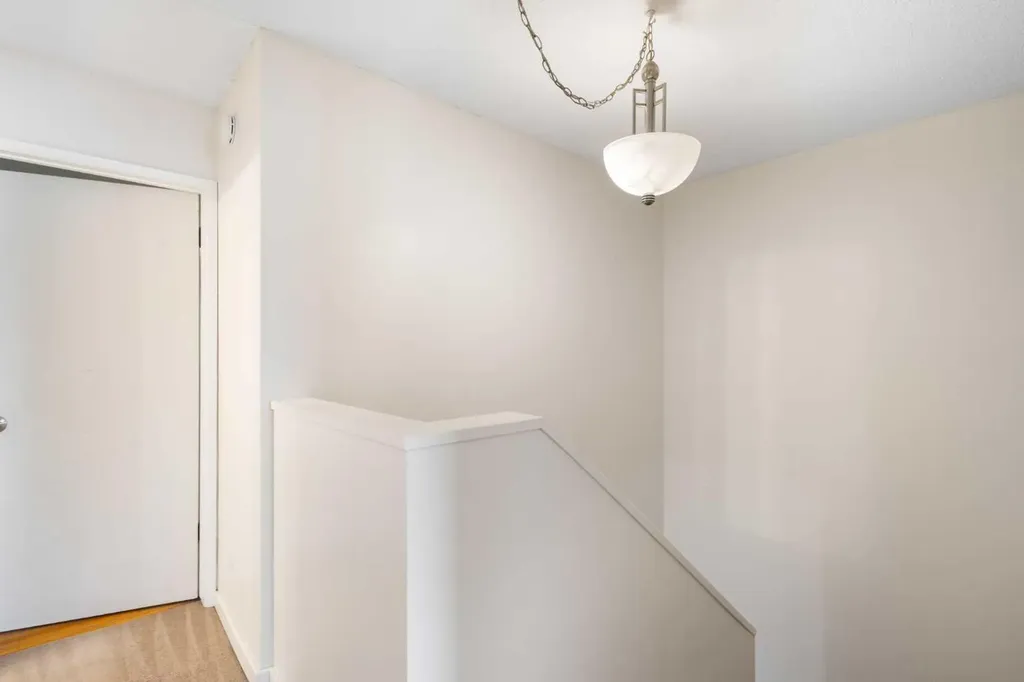 1305 Glenmore Trail SW Calgary AB T2V 4Y8