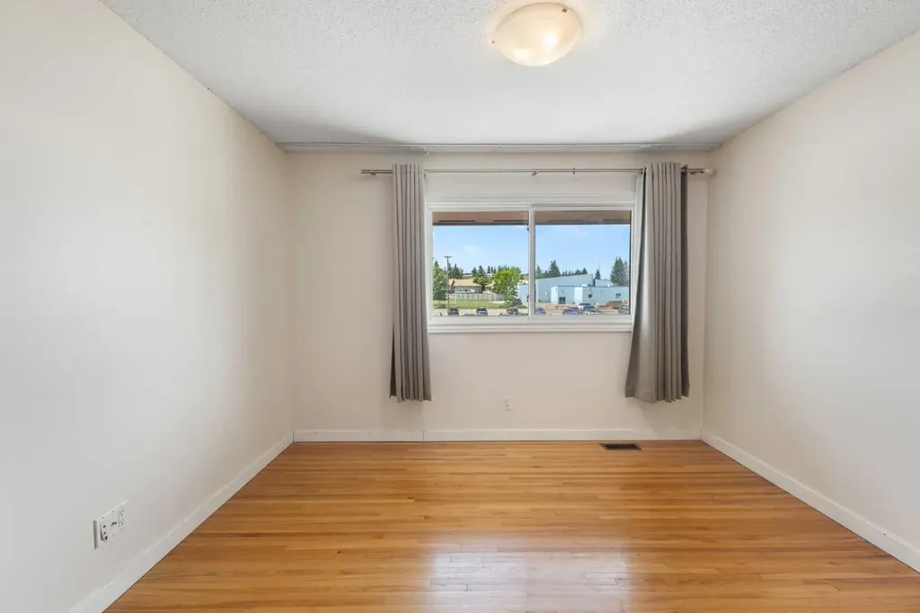 1305 Glenmore Trail SW Calgary AB T2V 4Y8