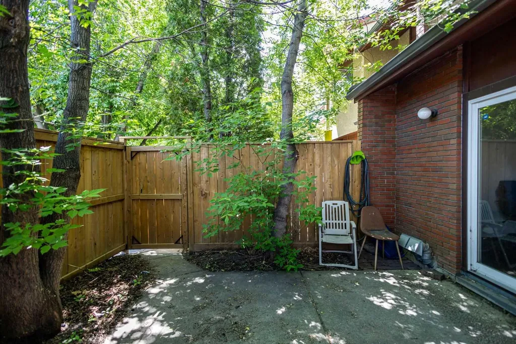 1305 Glenmore Trail SW Calgary AB T2V 4Y8