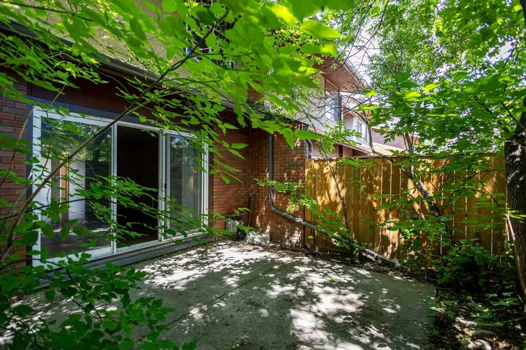 1305 Glenmore Trail SW Calgary AB T2V 4Y8