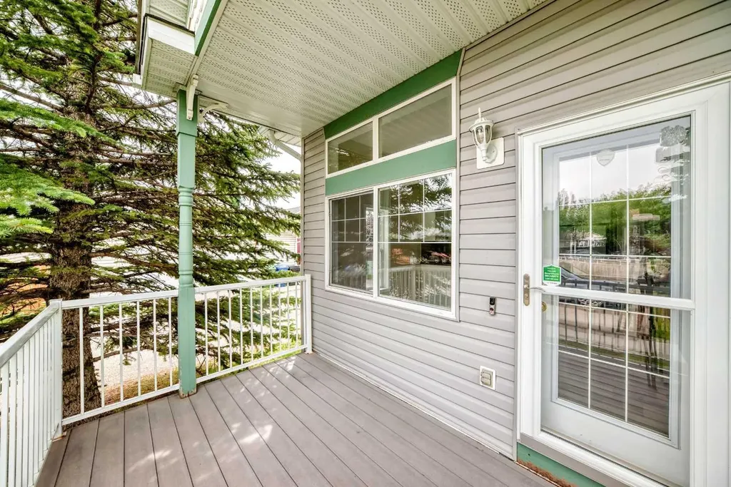 72 Prestwick Pond Terrace SE Calgary AB T2Z 3Z7
