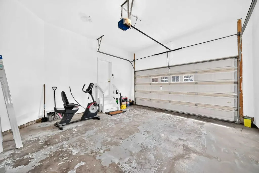 72 Prestwick Pond Terrace SE Calgary AB T2Z 3Z7