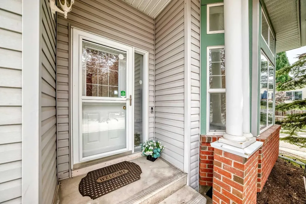 72 Prestwick Pond Terrace SE Calgary AB T2Z 3Z7
