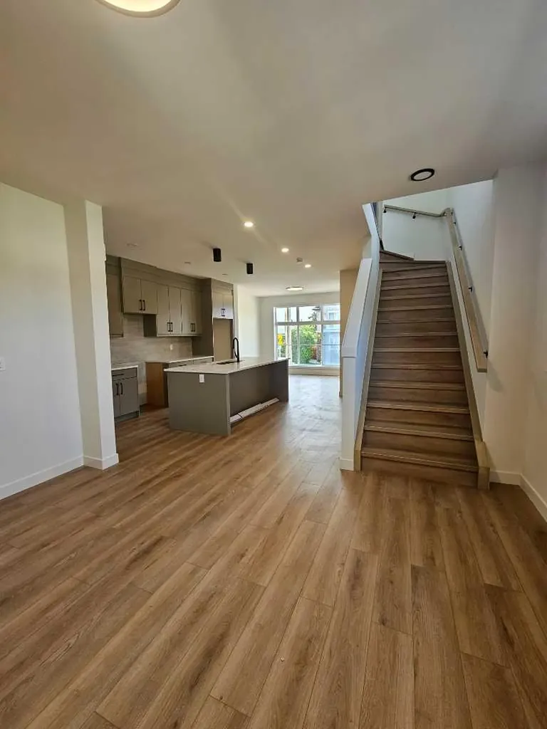 3203 14 Avenue SW Calgary AB t3c0w7