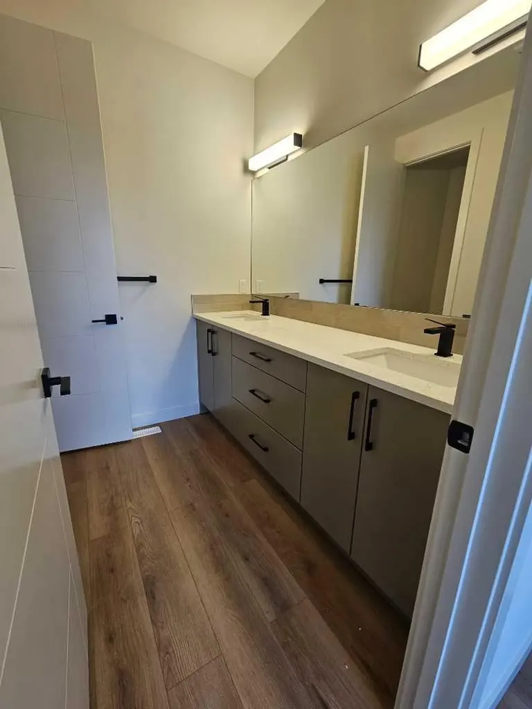 3203 14 Avenue SW Calgary AB t3c0w7