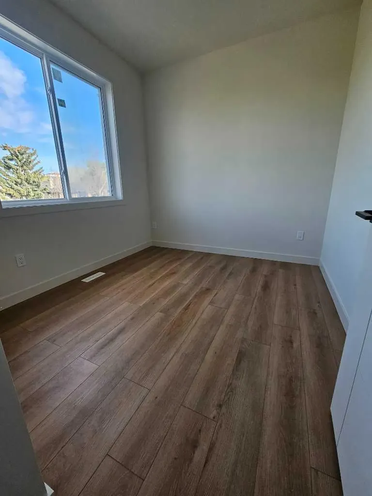 3203 14 Avenue SW Calgary AB t3c0w7