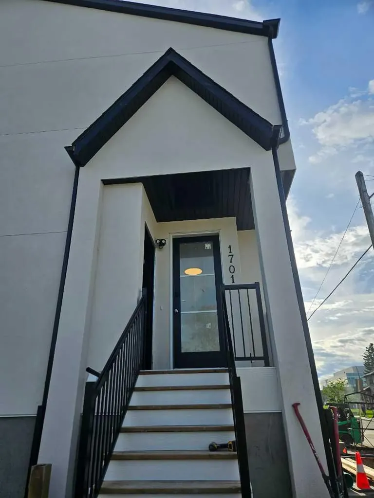 3203 14 Avenue SW Calgary AB t3c0w7