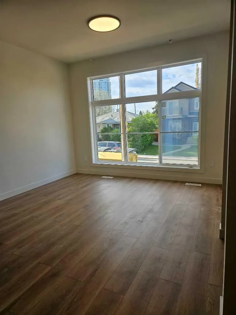 3203 14 Avenue SW Calgary AB t3c0w7