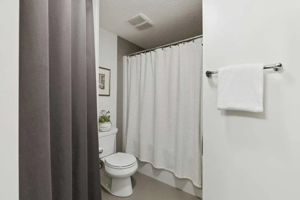 25 Auburn Meadows Avenue SE Calgary AB T3M 2L3