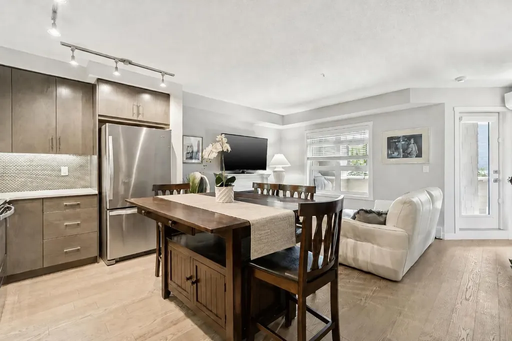 25 Auburn Meadows Avenue SE Calgary AB T3M 2L3