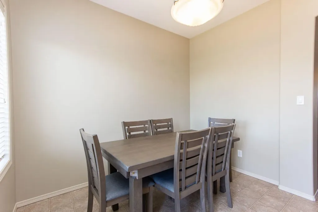 5542 Prairie Ridge Avenue Blackfalds AB T4M 0C2