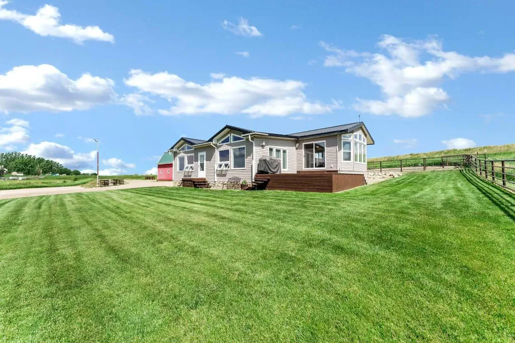 7308 Township Road 124 Rural Cypress County AB T1B 0K9