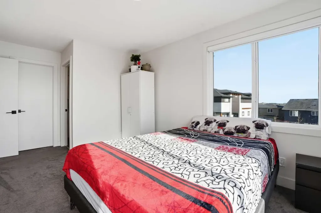 10060 46 Street NE Calgary AB T3J2H8