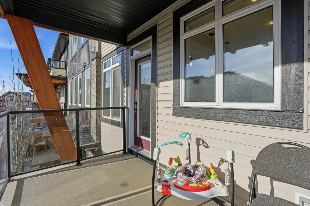 10060 46 Street NE Calgary AB T3J2H8