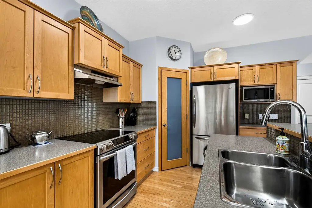444 Rainbow Falls Way Chestermere AB T1X 1S6