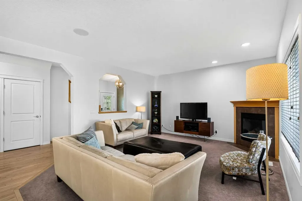 444 Rainbow Falls Way Chestermere AB T1X 1S6