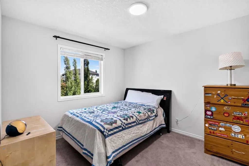 444 Rainbow Falls Way Chestermere AB T1X 1S6