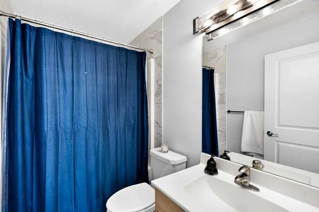444 Rainbow Falls Way Chestermere AB T1X 1S6