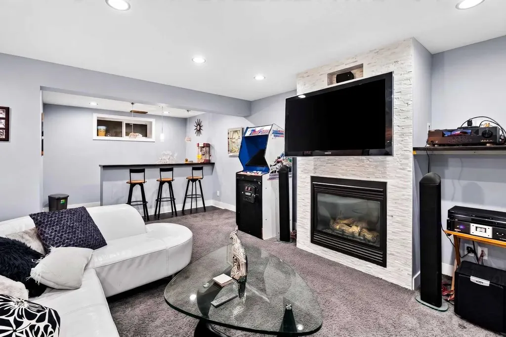 444 Rainbow Falls Way Chestermere AB T1X 1S6