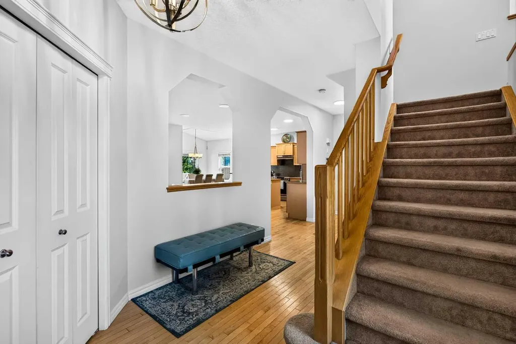 444 Rainbow Falls Way Chestermere AB T1X 1S6