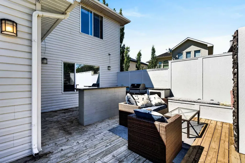 444 Rainbow Falls Way Chestermere AB T1X 1S6