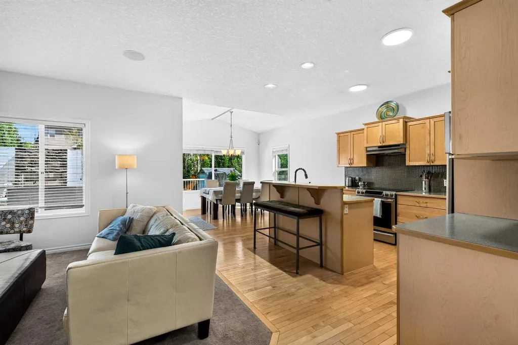 444 Rainbow Falls Way Chestermere AB T1X 1S6