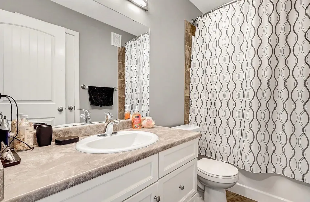 9409 88a Street Grande Prairie AB T8X 0H2