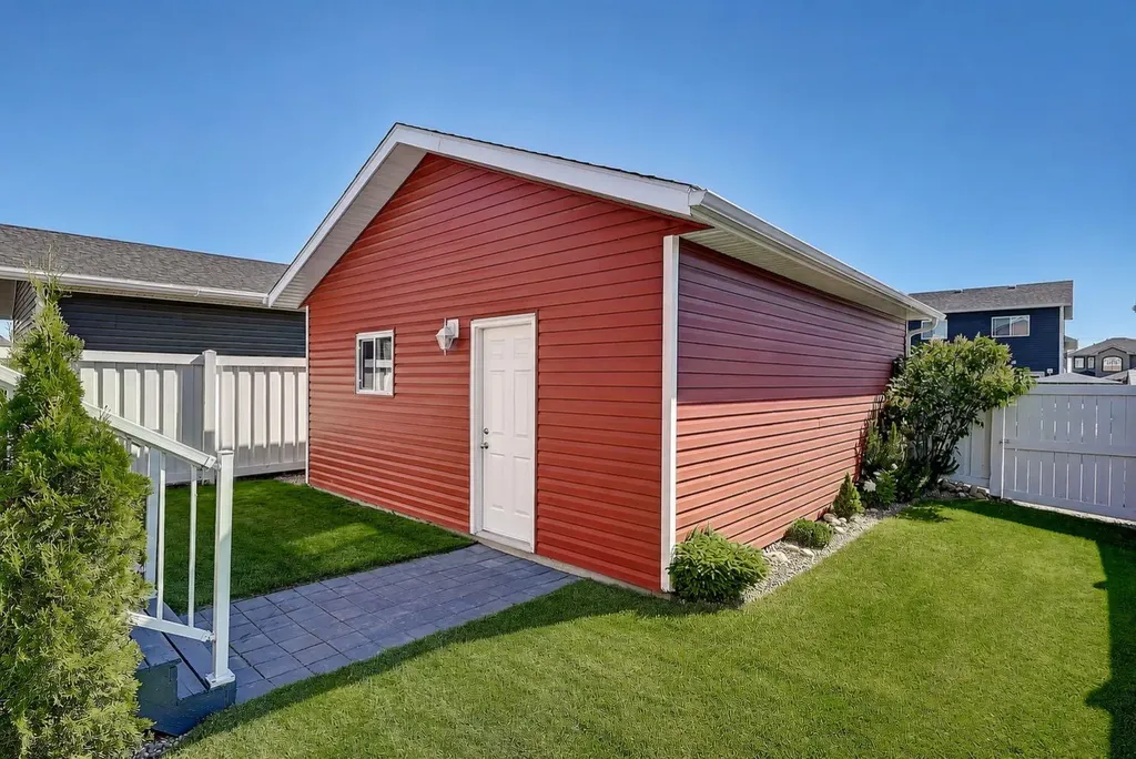9409 88a Street Grande Prairie AB T8X 0H2