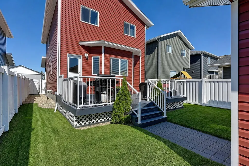 9409 88a Street Grande Prairie AB T8X 0H2