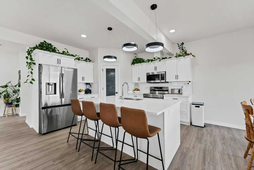 100 Somerside Way SE Medicine Hat AB T1B0M2