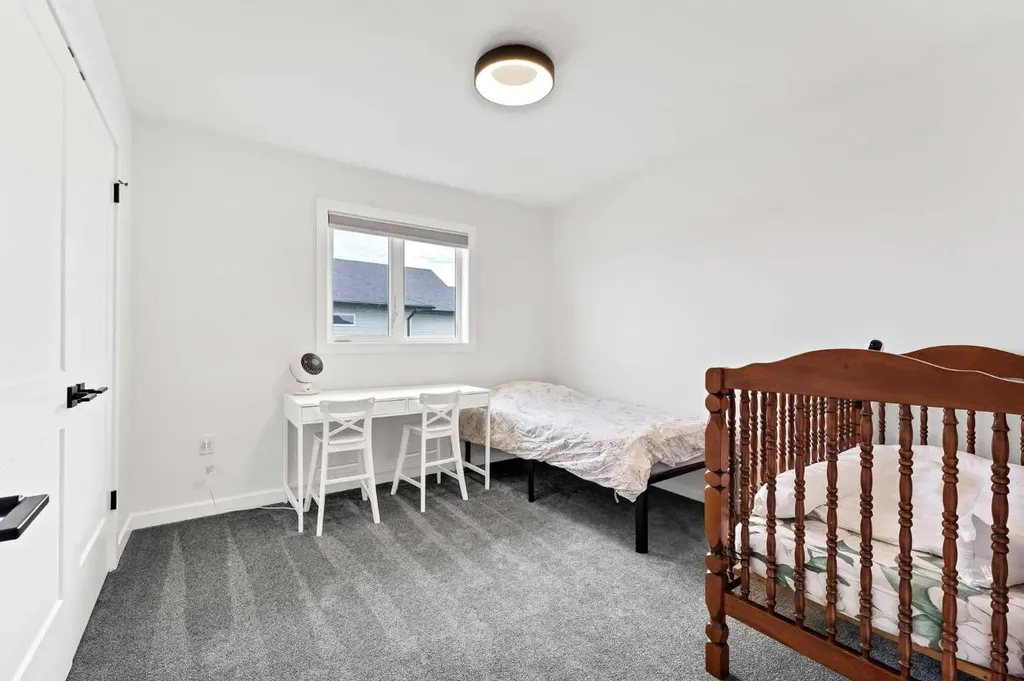100 Somerside Way SE Medicine Hat AB T1B0M2