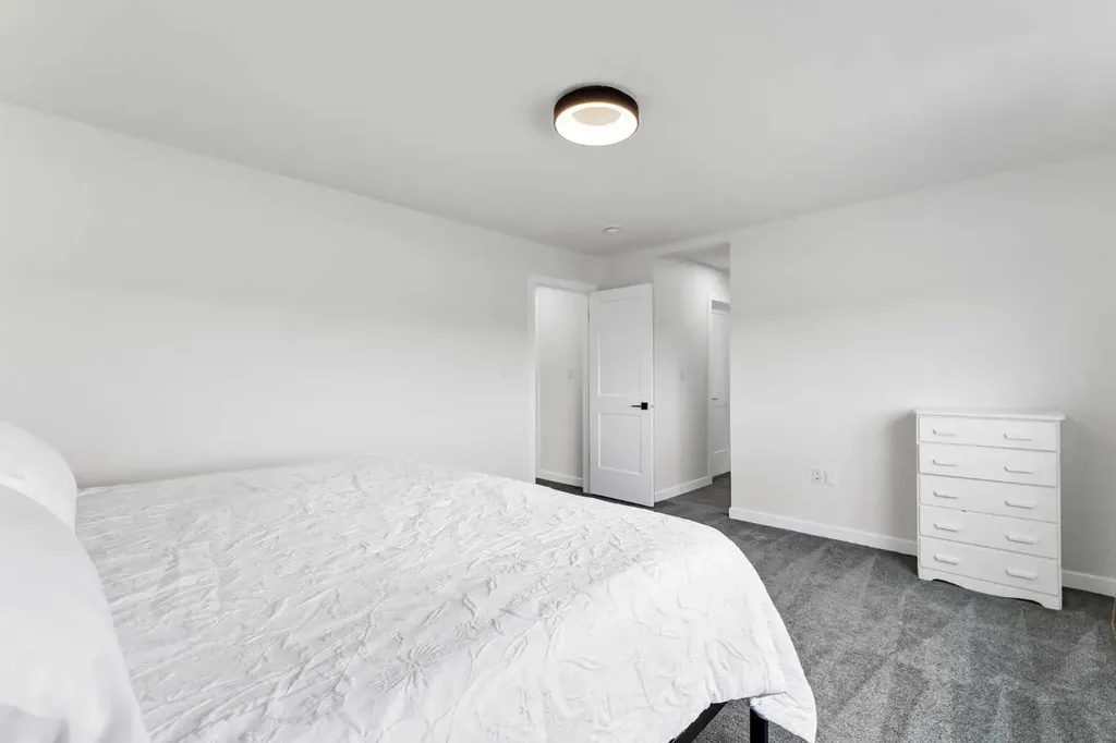 100 Somerside Way SE Medicine Hat AB T1B0M2