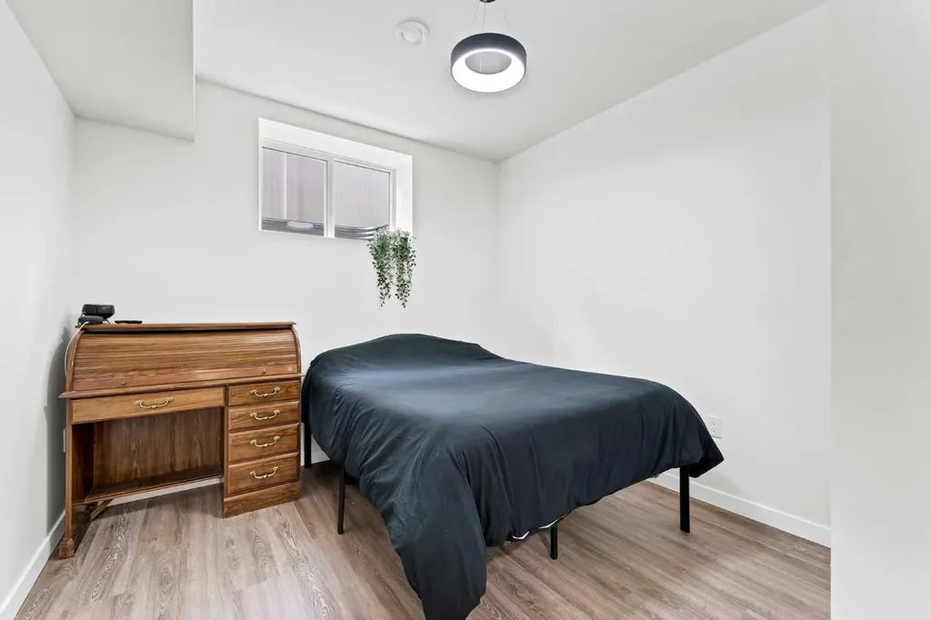 100 Somerside Way SE Medicine Hat AB T1B0M2