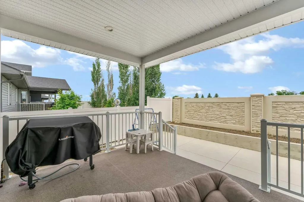 100 Somerside Way SE Medicine Hat AB T1B0M2