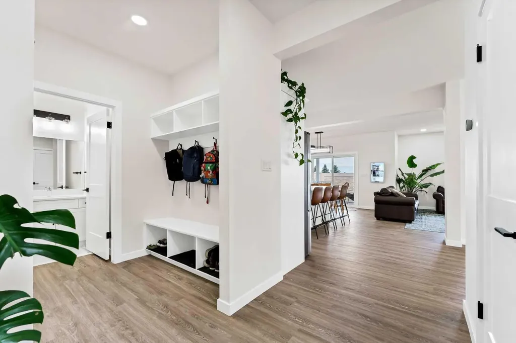 100 Somerside Way SE Medicine Hat AB T1B0M2