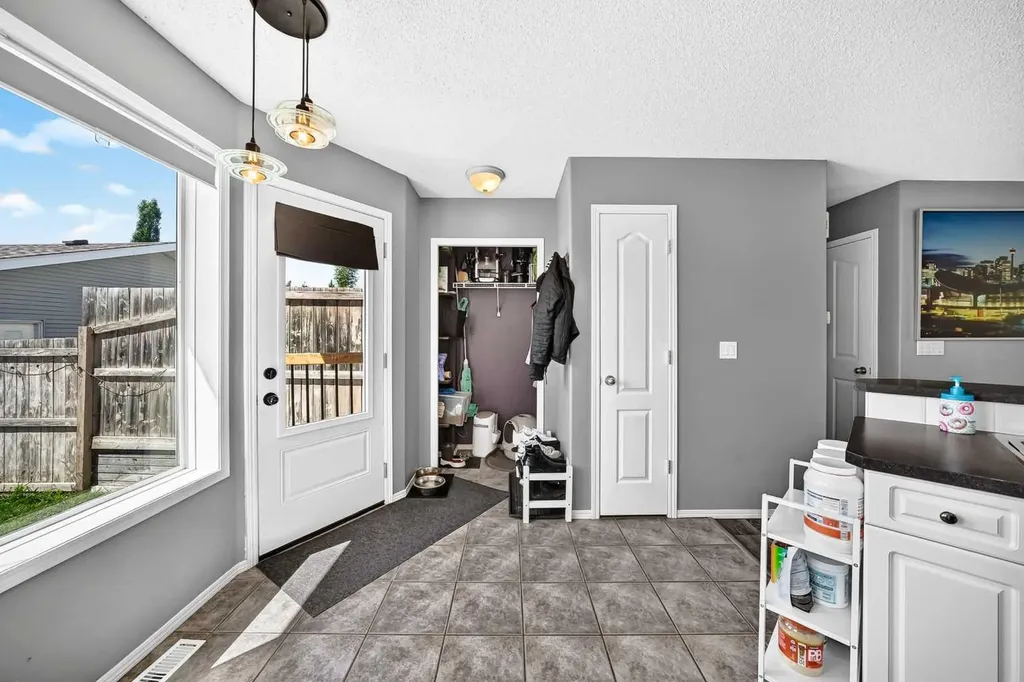 127 Cramond Place SE Calgary AB T3M 1C3
