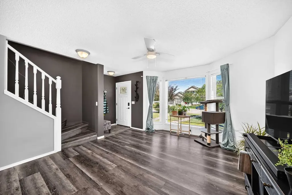 127 Cramond Place SE Calgary AB T3M 1C3