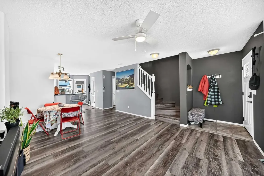 127 Cramond Place SE Calgary AB T3M 1C3
