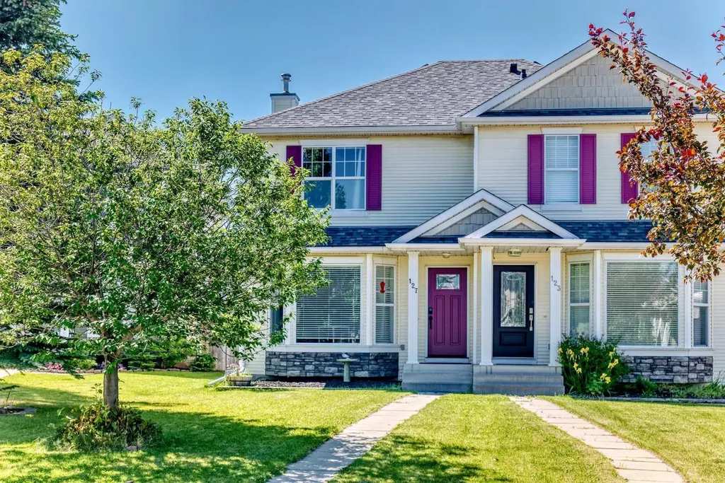 127 Cramond Place SE Calgary AB T3M 1C3