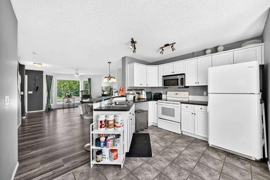 127 Cramond Place SE Calgary AB T3M 1C3