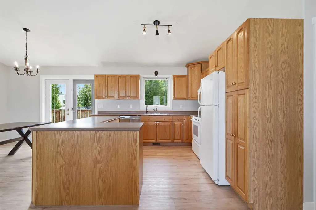 5408 52a Street Eckville AB T0M 0X0