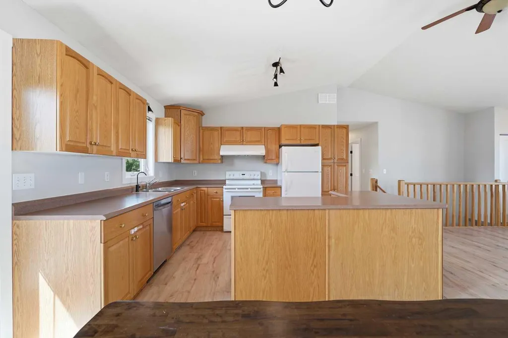 5408 52a Street Eckville AB T0M 0X0