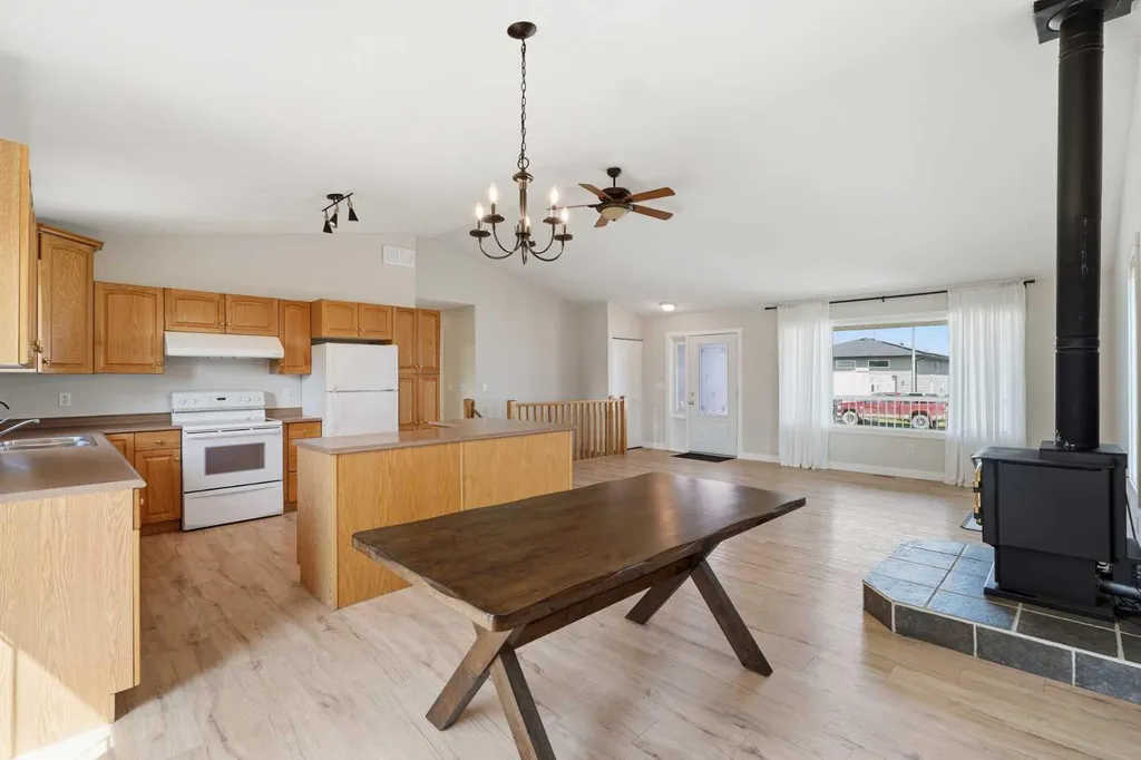 5408 52a Street Eckville AB T0M 0X0