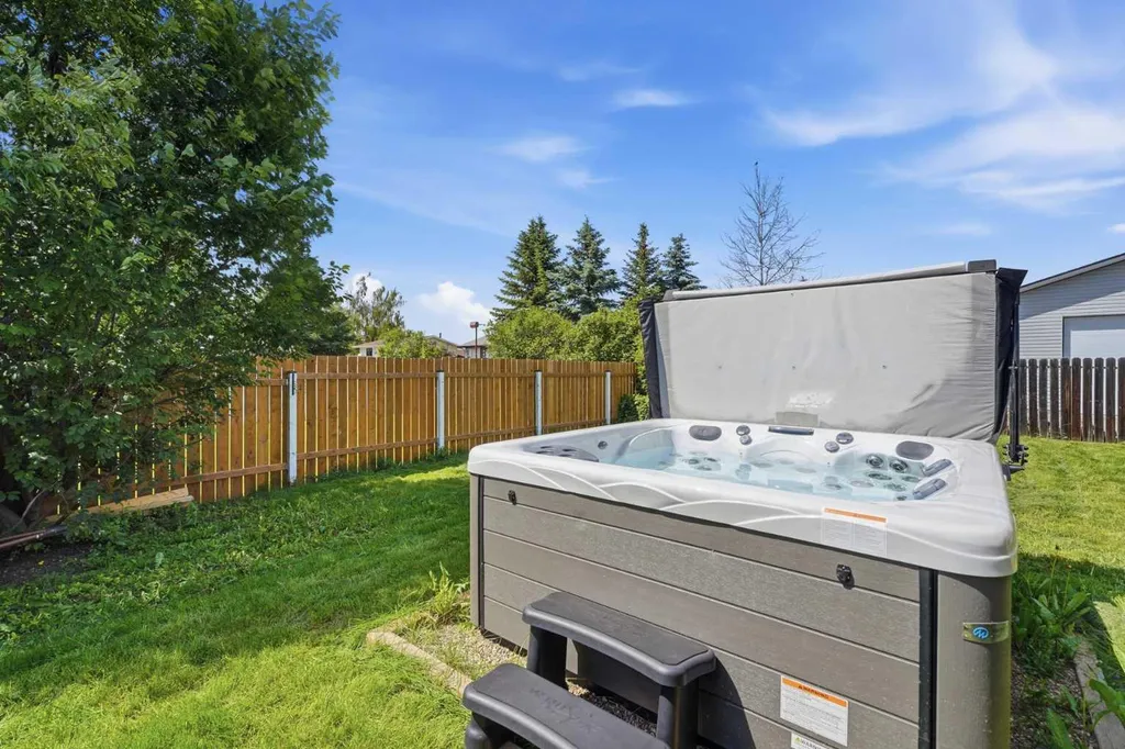 5408 52a Street Eckville AB T0M 0X0