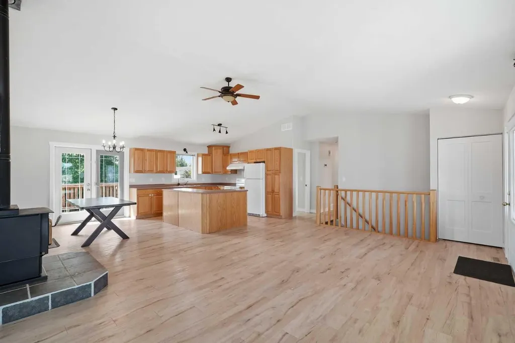 5408 52a Street Eckville AB T0M 0X0
