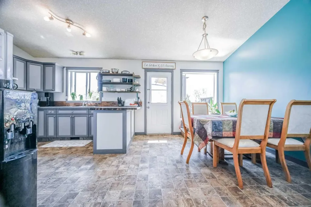 11217 69 Avenue Grande Prairie AB T8W 0E1