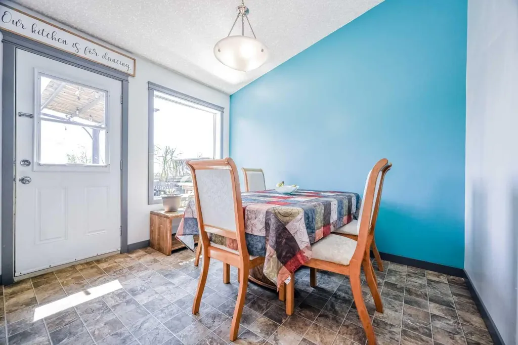 11217 69 Avenue Grande Prairie AB T8W 0E1